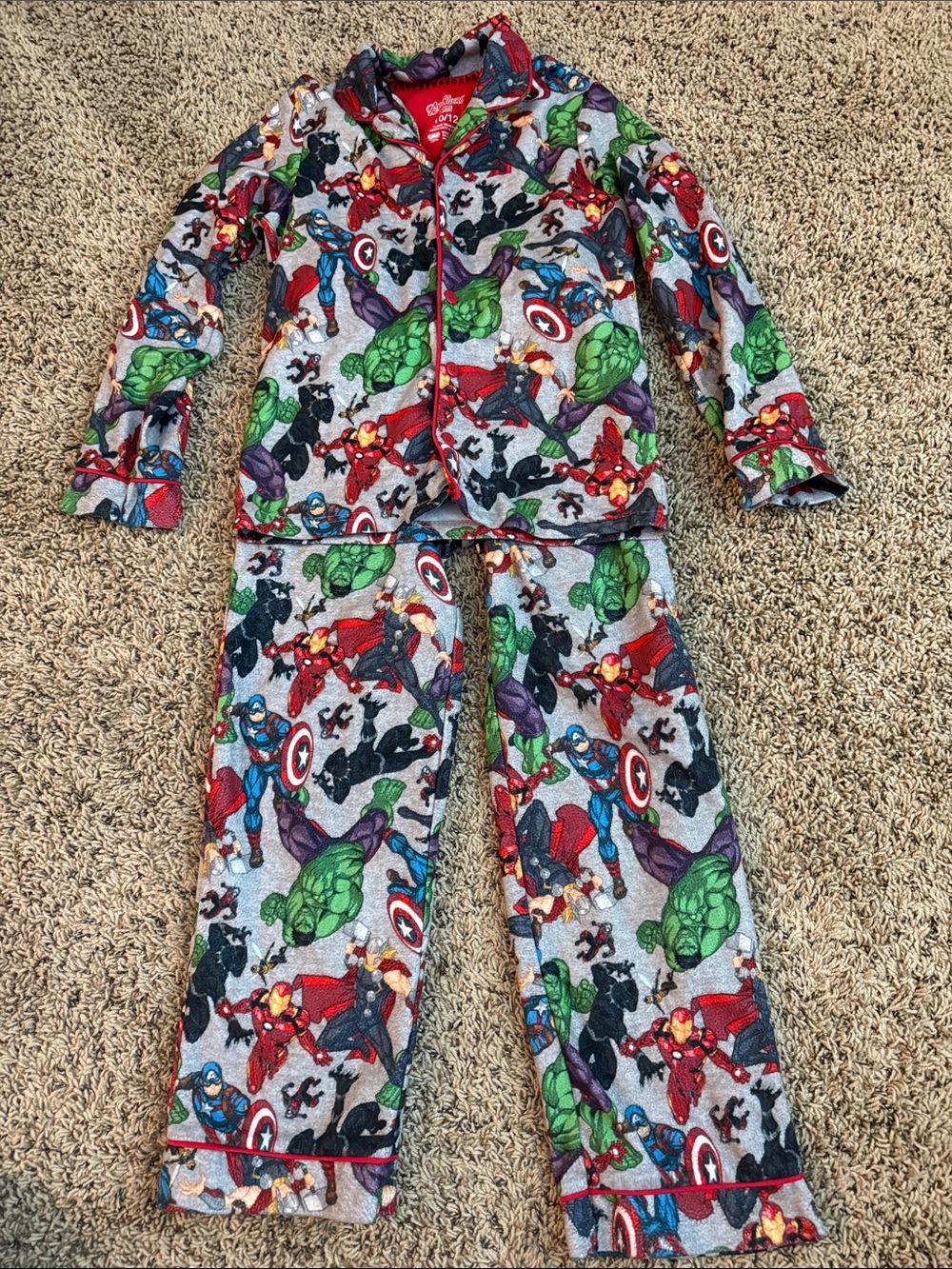 Marvel Boys' Multicolor Avengers Pajama Set - Red Trim